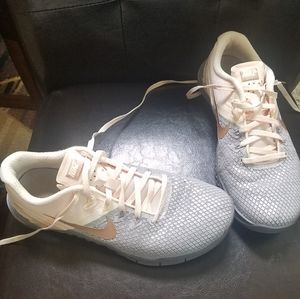 Women's Nike Metcon 4